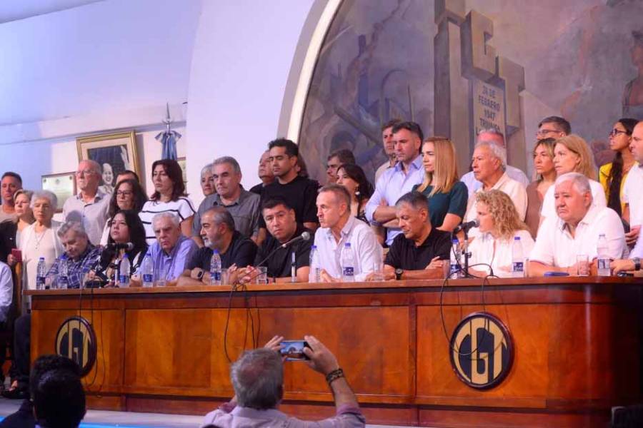 La CGT vuelve a mostrar músculo en una marcha por el Día del Trabajador