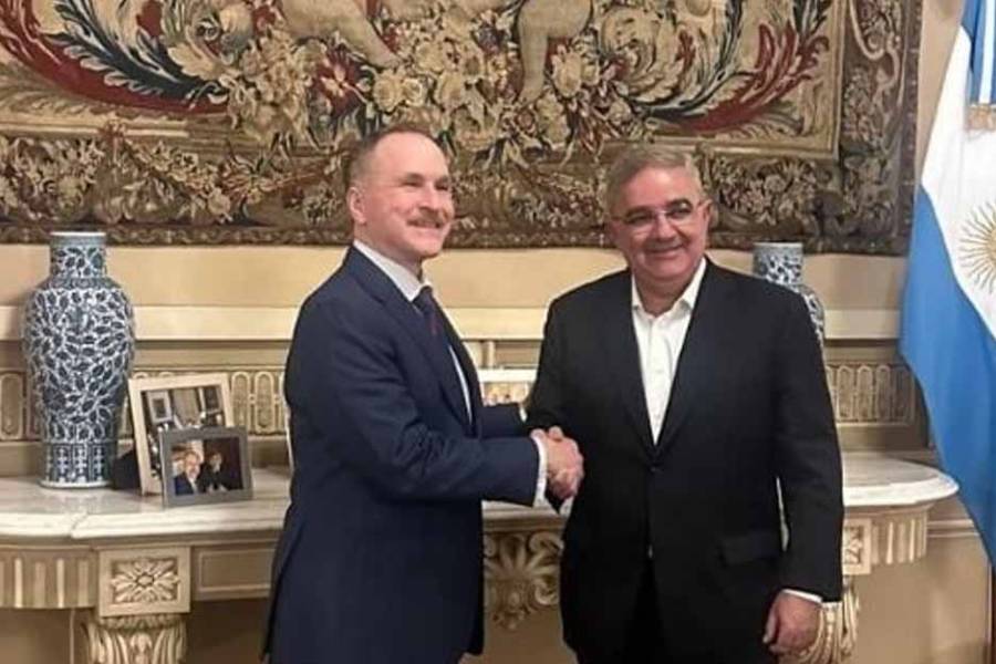 El gobernador Raúl Jalil se reunió con embajador de EE.UU.