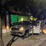 Murió arriba de su camioneta