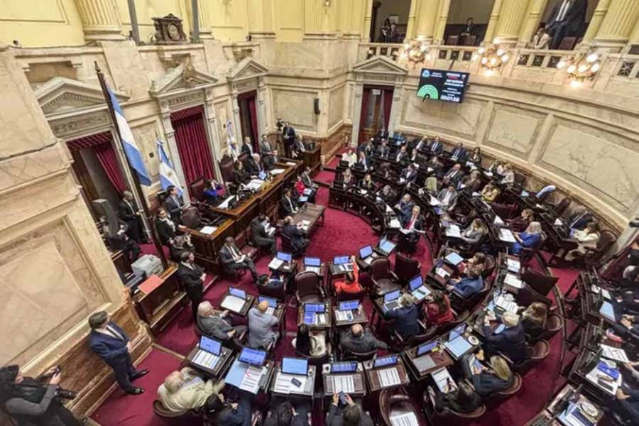 El Senado dio media sanción al pago a holdouts por US$171 millones que cerró Javier Milei