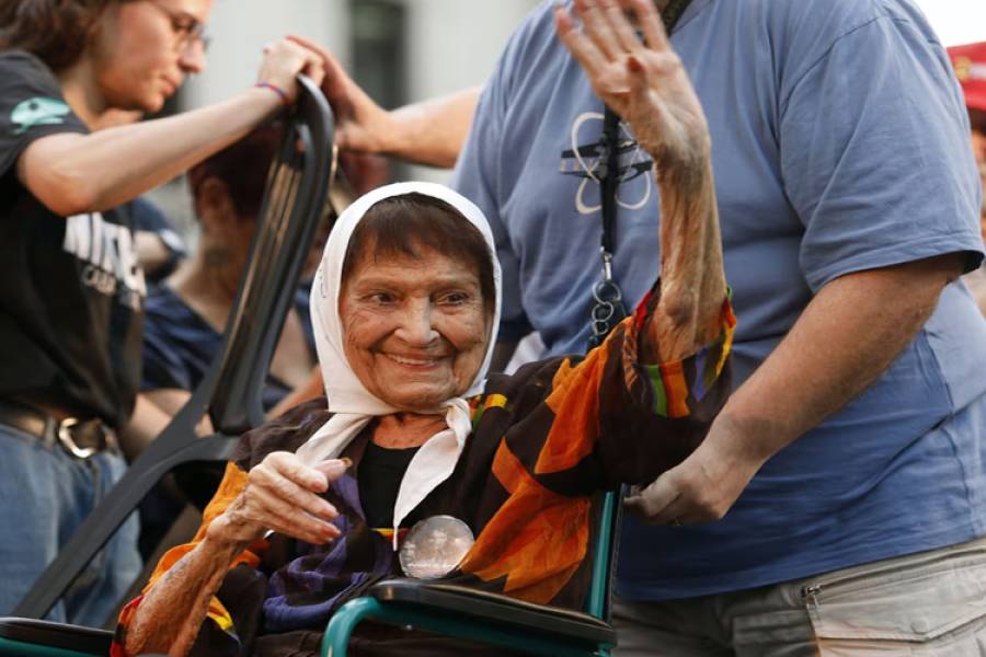 Murió Taty Almeida, presidenta de Madres de Plaza de Mayo Línea Fundadora