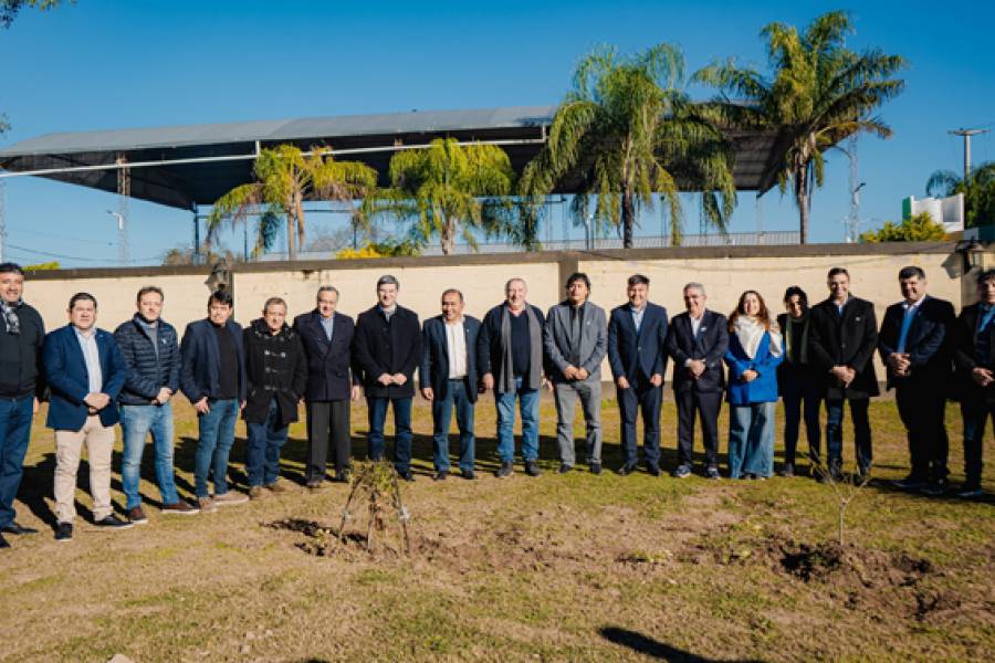 El gobernador Raúl Jalil se reunió con intendentes del Este 