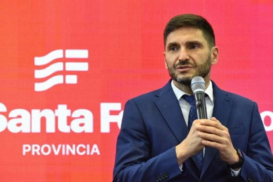 Pullaro dice que si Adorni fuese funcionario en Santa Fe “no estaría hace rato en el cargo”