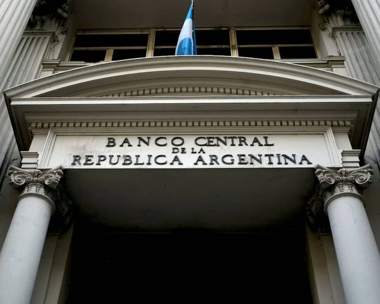 El Banco Central renovó hasta 2028 sus préstamos con bancos internacionales por US$6.000 millones