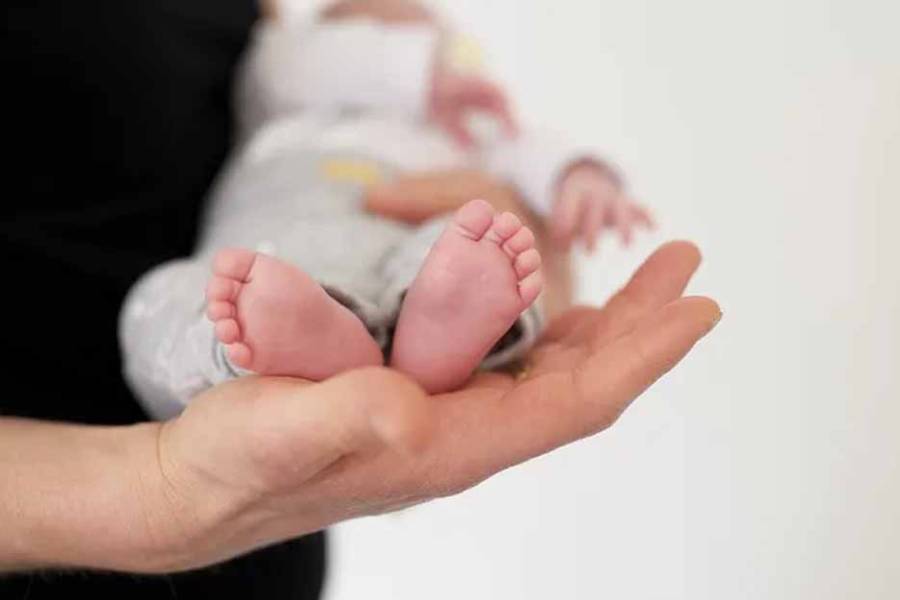Caída de la natalidad: solo el 46% de los argentinos considera muy importante tener hijos hoy
