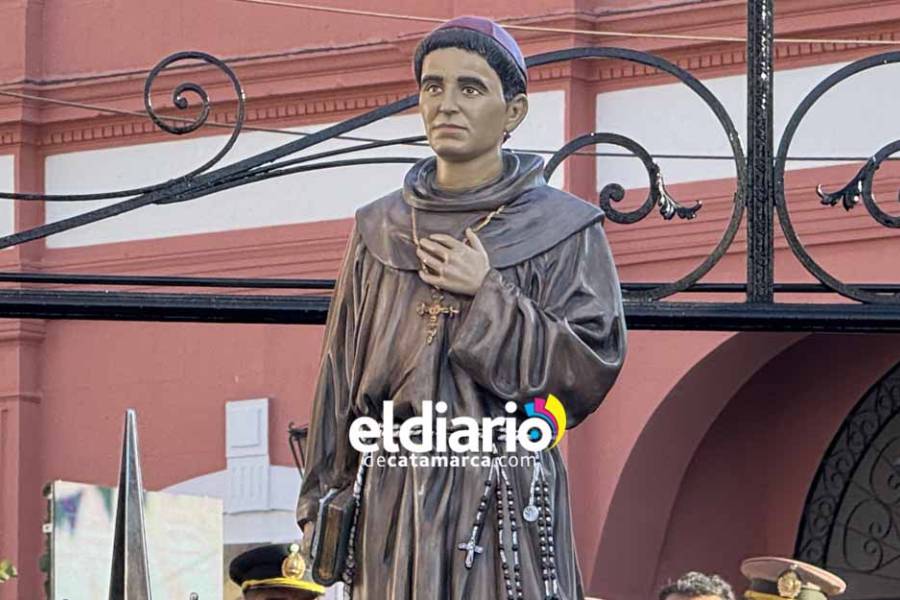 Actos por el 9 de Julio: Jalil encabezó las diversas ceremonias en el 210 aniversario