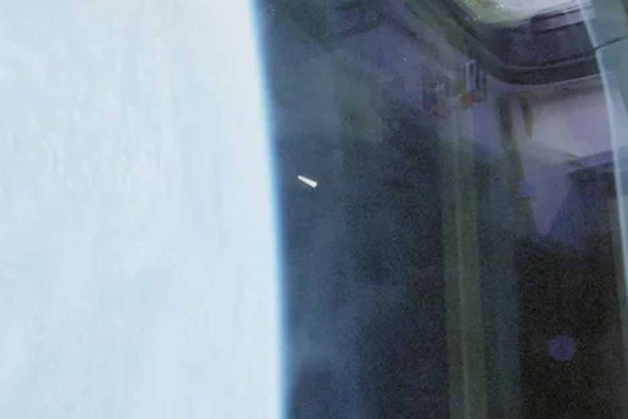 Desclasificaron nuevas fotos de OVNIs capturadas por astronautas desde el espacio