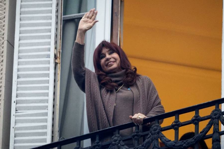Embargan el departamento de San José 1111 donde Cristina Kirchner está en prisión domiciliaria