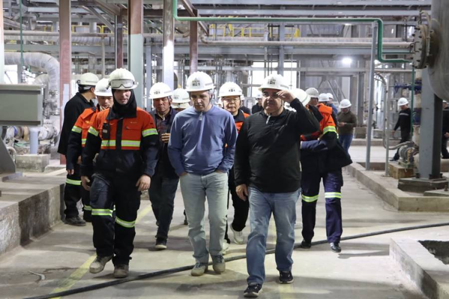 El ministro Caputo visitó la Planta de Zijin-Liex en Fiambalá