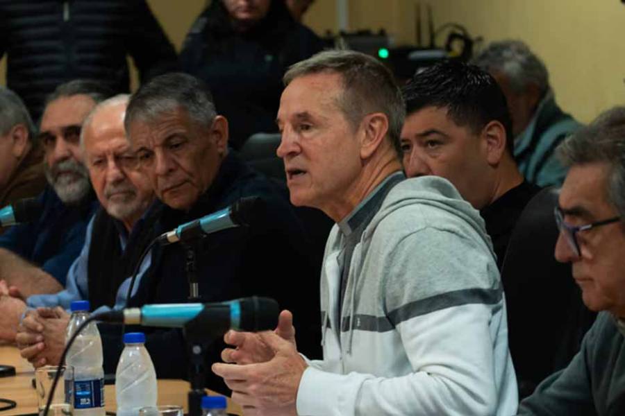 La CGT junto con las dos CTA y movimientos sociales marchan contra el endeudamiento familiar