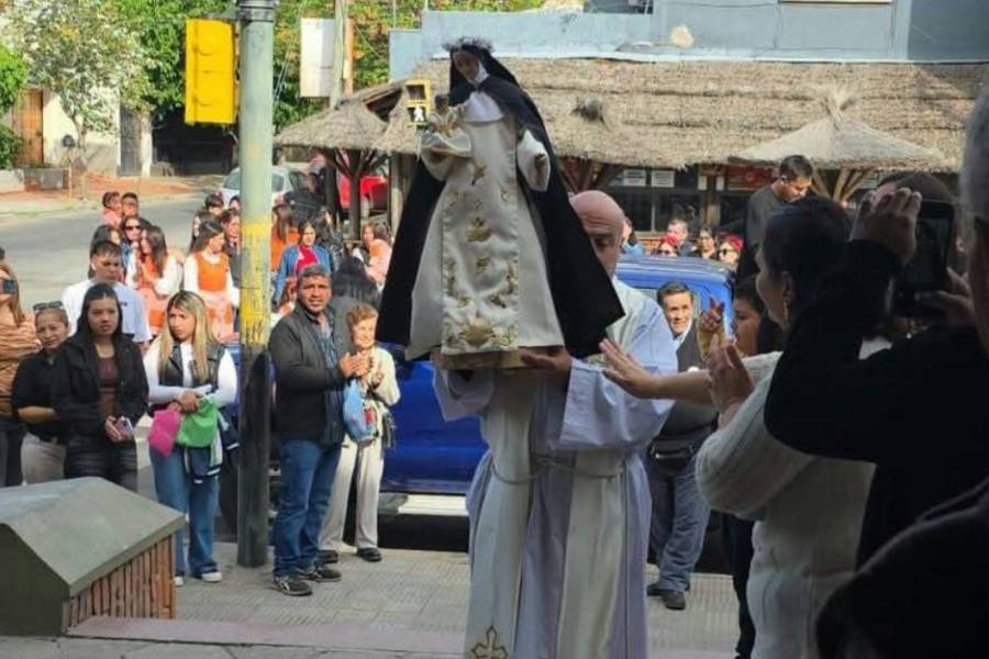 La comunidad parroquial de Santa Rosa de Lima en Capital vivió el cierre de las fiestas patronales