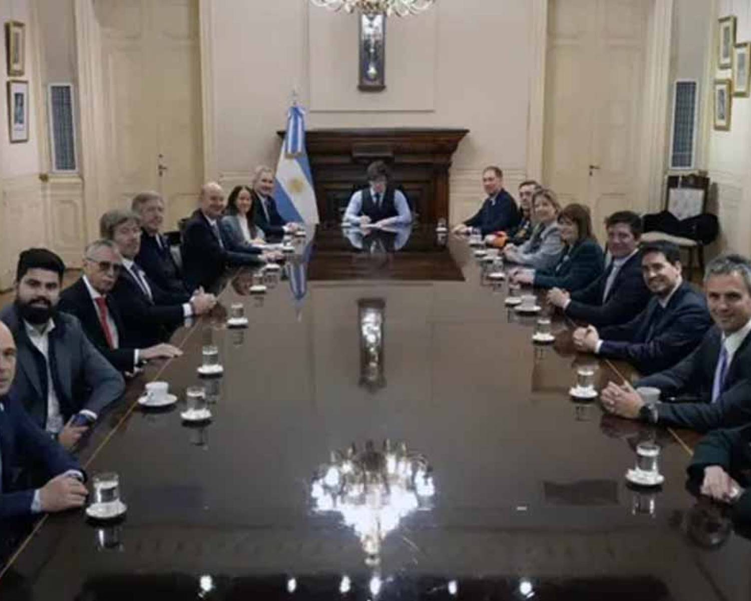 Tras los anuncios de Malvinas, Javier Milei encabeza este lunes una nueva reunión de Gabinete