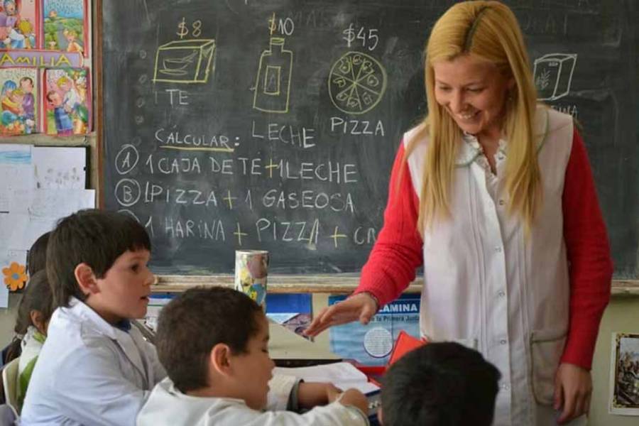 Cuatro de cada diez docentes de 40 a 49 años siguen sin ser titulares