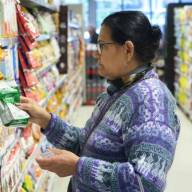 El alza en los alimentos amenaza con frenar la desaceleración de la inflación y volver a llevarla al 2%