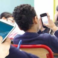 Proponen regular uso de celulares e IA en los colegios de Catamarca