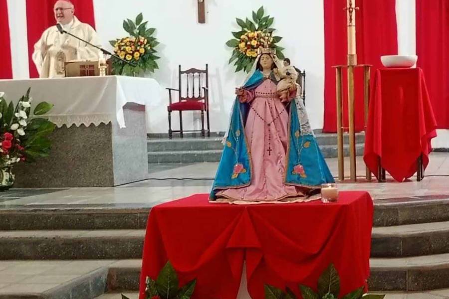 Inició la novena en honor de Nuestra Señora del Rosario en la parroquia San Jorge