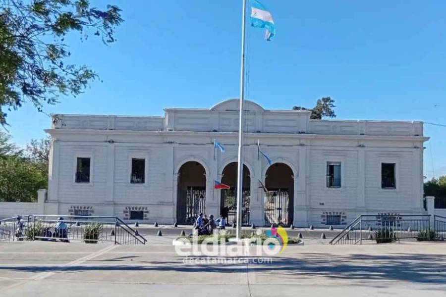 Saadi confirmó un nuevo aumento salarial para becados y contratados municipales