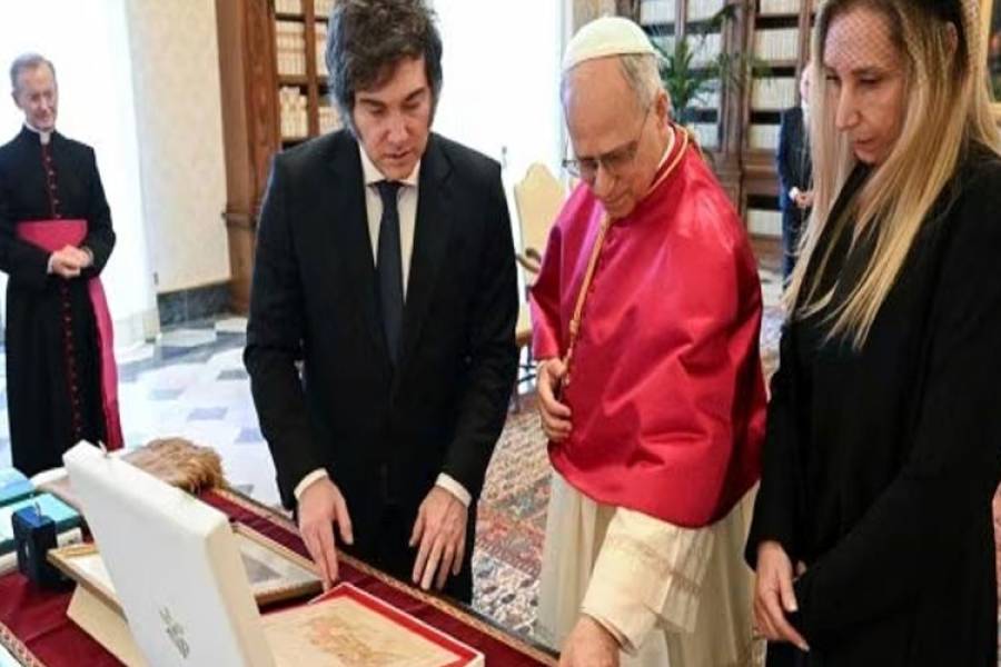 Javier Milei le deseó una pronta recuperación al papa León XIV antes de su operación
