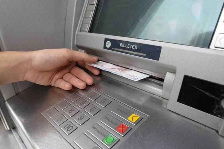 Se desploma el uso de efectivo: las extracciones en cajeros automáticos cayeron a la mitad en los últimos dos años
