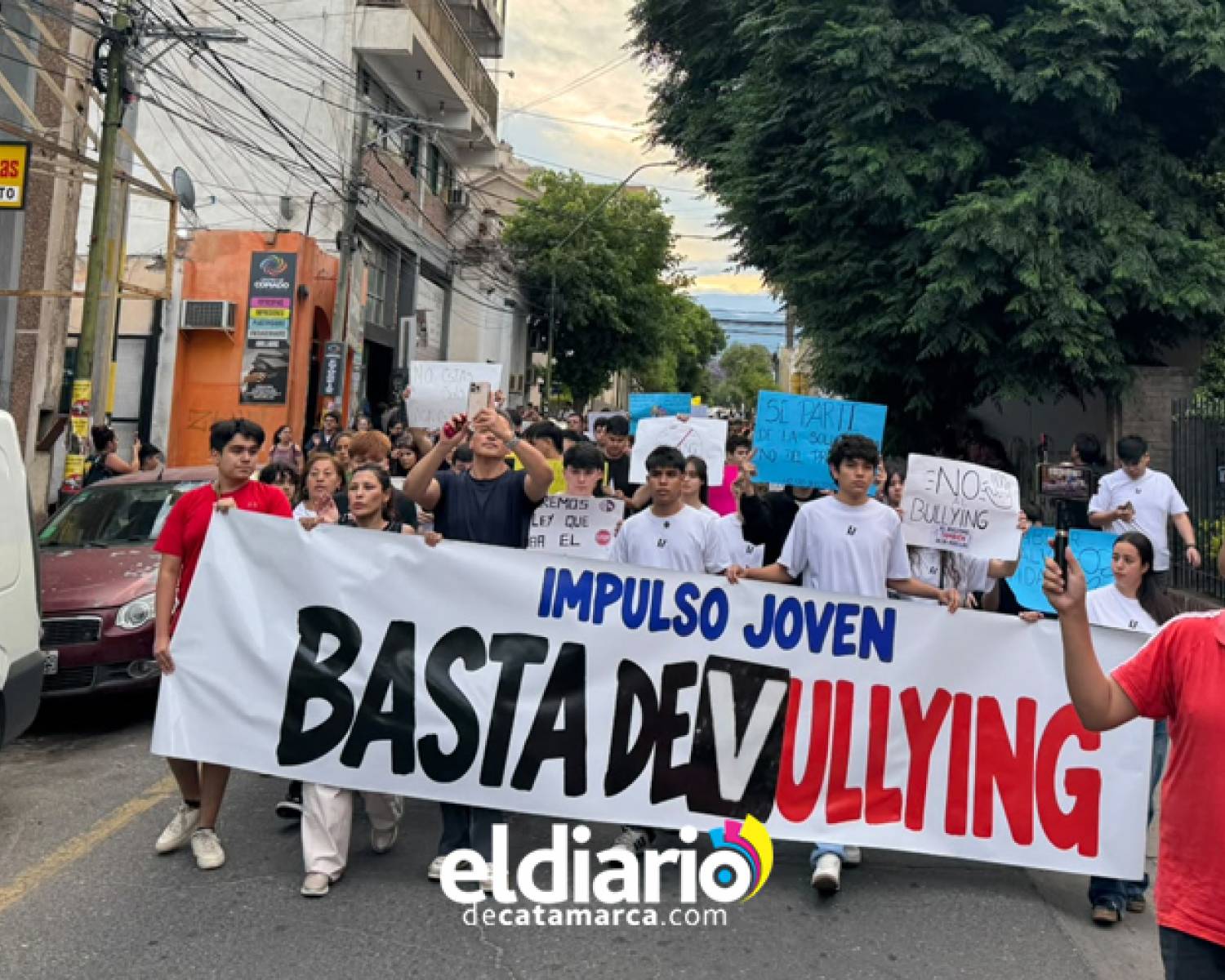Se llevó a cabo la Primera Marcha en Contra del Bullying en Catamarca