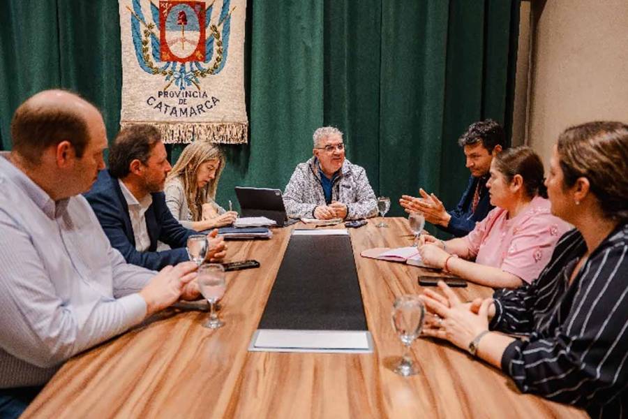 Jalil mantuvo encuentro con intendente de Andalgalá por obras cloacales