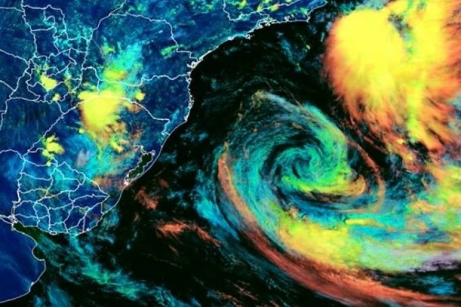 Chile, en alerta: llegó el ciclón con intensas lluvias y produjo daños en viviendas