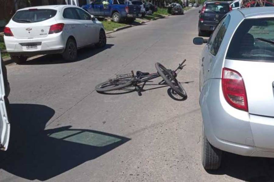 Lo de siempre: Abrió la puerta de su auto y una ciclista sufrió diversos traumatismos