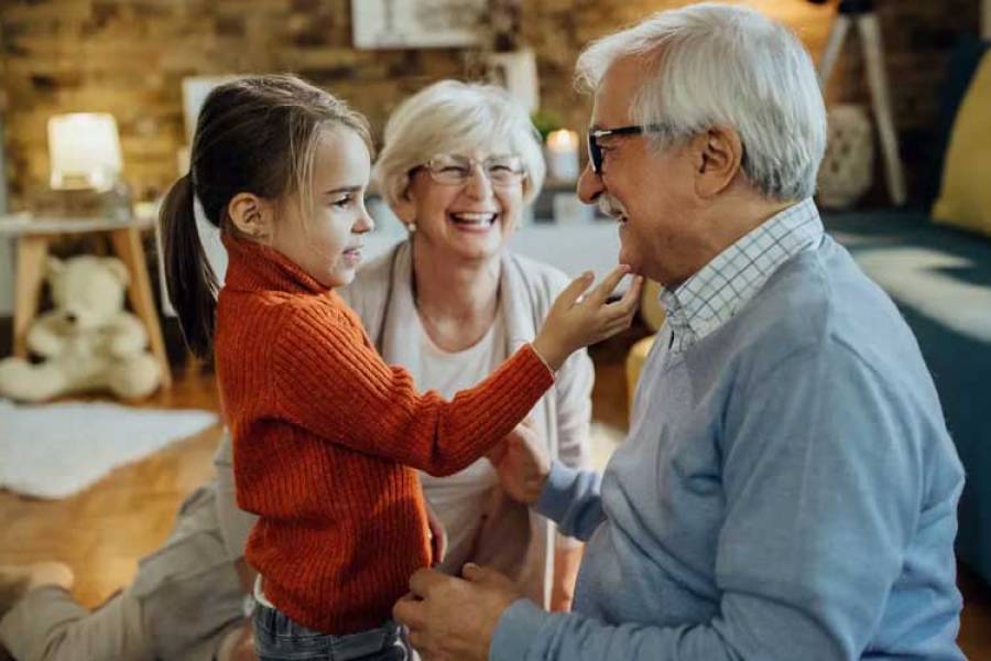 Abuelos: esto es lo que deberían dejar de decirles a sus nietos