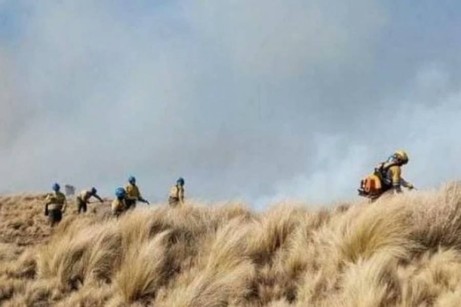 Córdoba: Lleva ya dos días un incendio forestal que afecta al cerro Champaquí