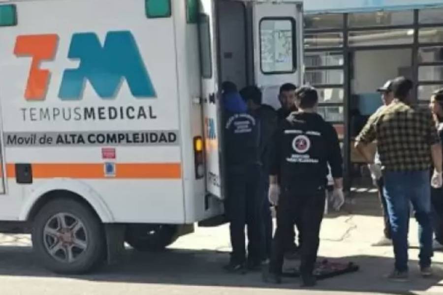 Tres personas fueron detenidas por transportar en una ambulancia 54 Kg de cocaína 