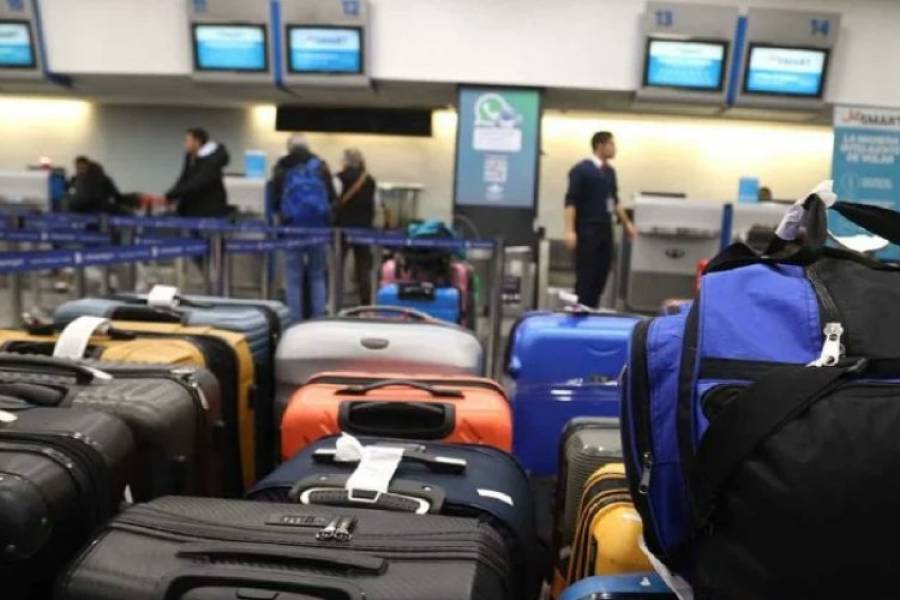 Los sindicatos modifican las medidas de fuerza y profundizan el caos en Aeroparque