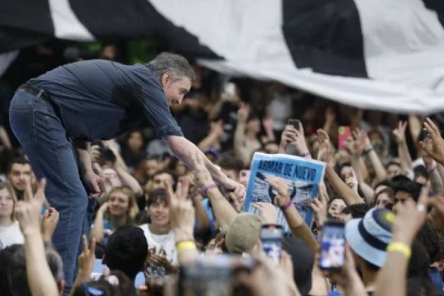 Máximo Kirchner trató a Axel Kicillof como beneficiario del dedo de Cristina Fernández de Kirchner y escala la pelea