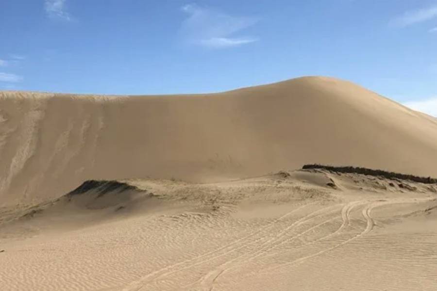 Intento de robo insólito en una playa de la costa: se quiso llevar un médano entero y la atraparon