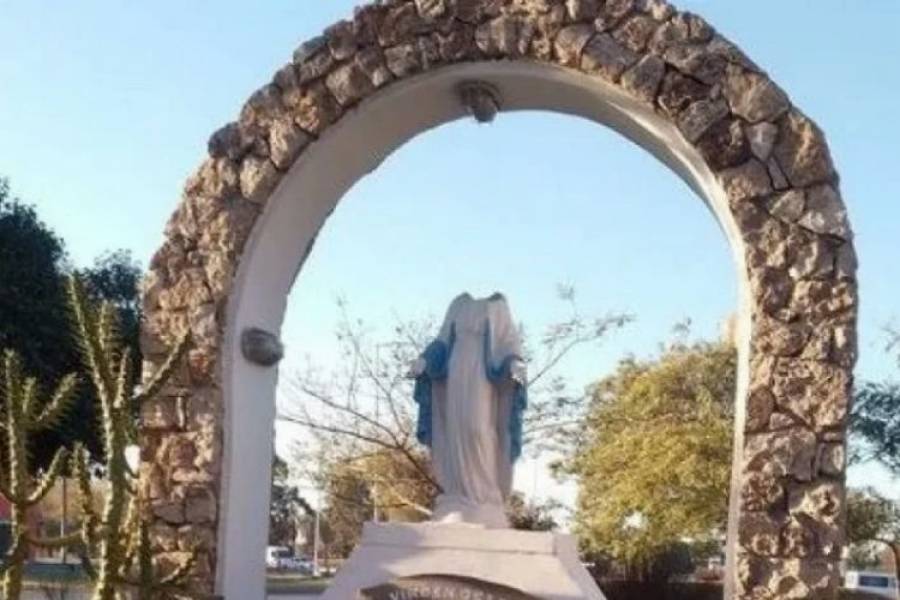 Misterio: Decapitó a la Virgen de la Medalla Milagrosa y murió repentinamente por una infección