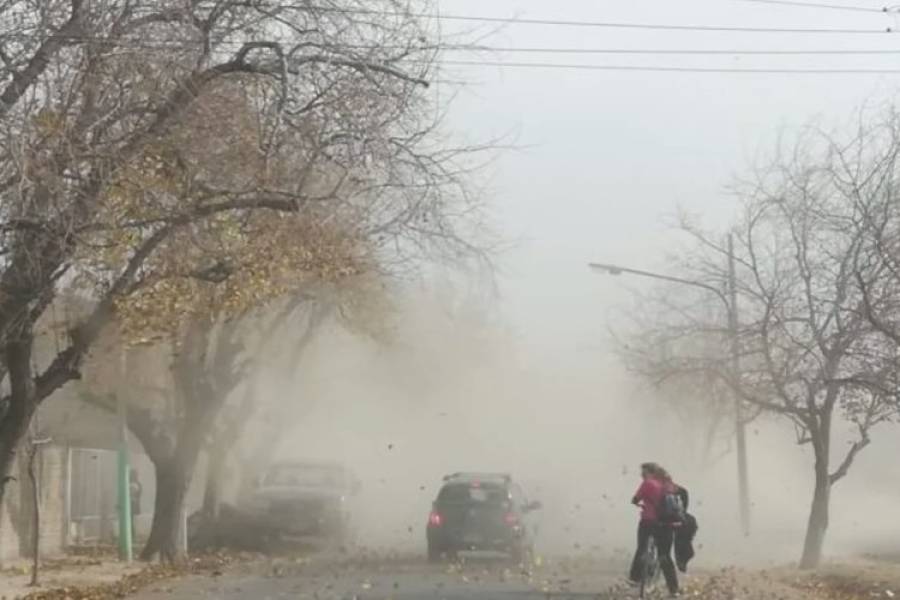 Viento Zonda en Mendoza: suspenden las clases en varios departamentos