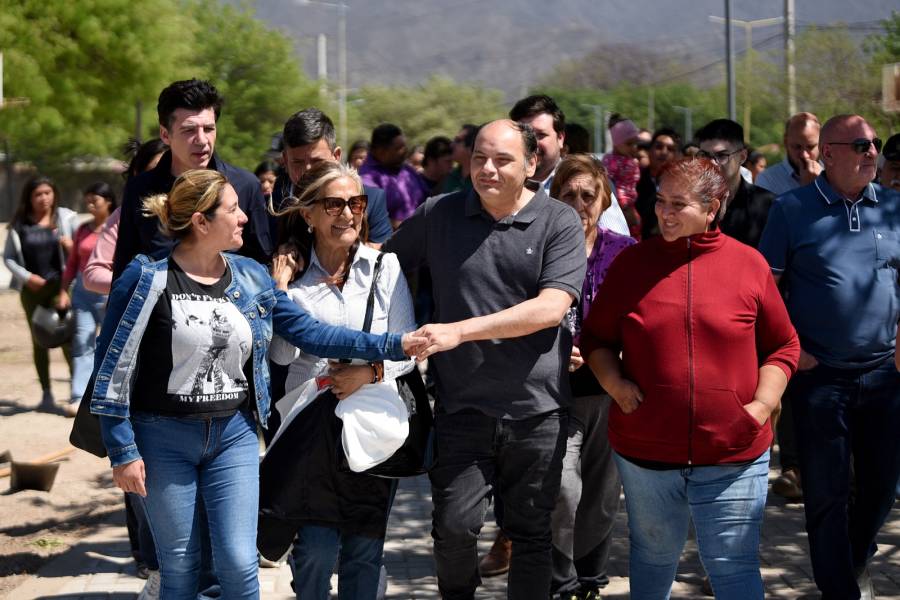 “Terminaremos las obras paradas con fondos municipales”