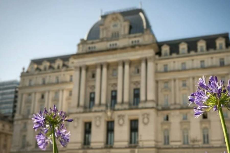 Finalmente el Centro Cultural Kirchner cambiará de nombre y Javier Milei irá a festejar