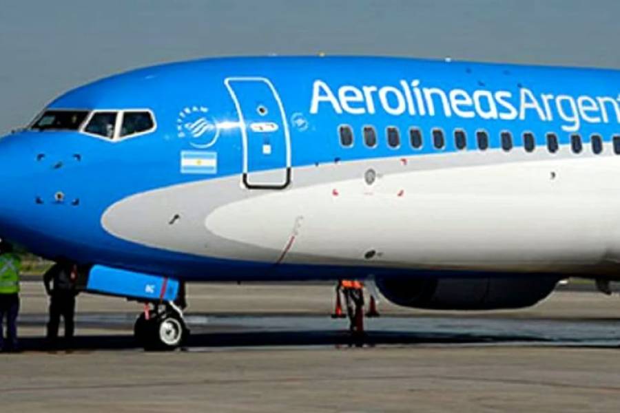 Milei afirmó que si no consigue privatizar Aerolíneas Argentinas la entregará a los empleados