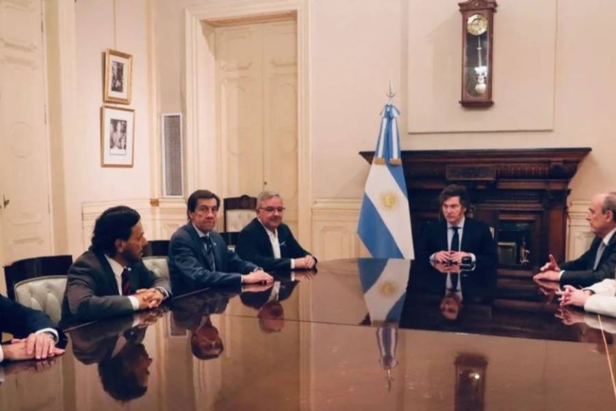 Milei convocó a Jalil y otros tres gobernadores dialoguistas