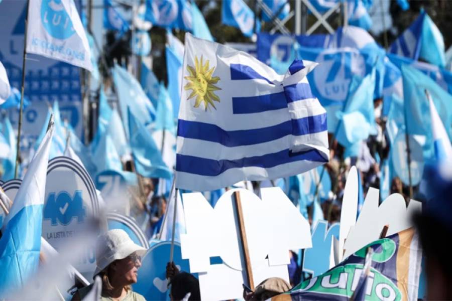 Uruguay elige presidente: el candidato de izquierda es el favorito, pero los sondeos anticipan un balotaje