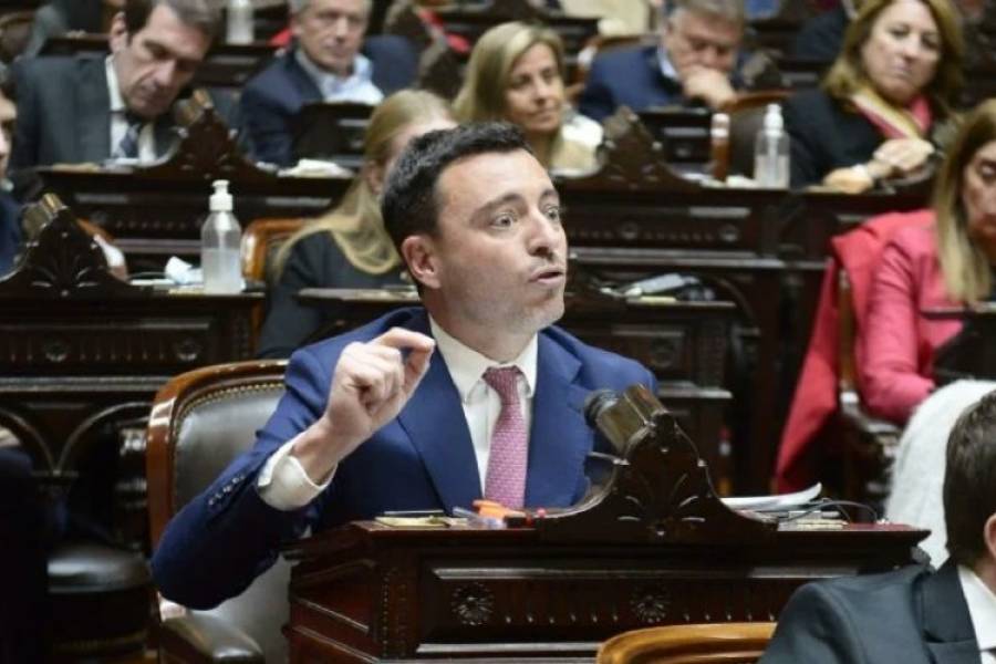 Sigue la fractura de la UCR en Diputados: un nuevo legislador rompió el bloque de Rodrigo De Loredo