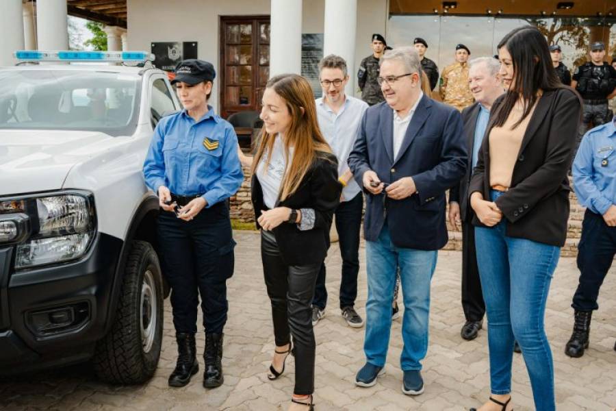 Entrega de nuevas unidades a las Fuerzas Provinciales