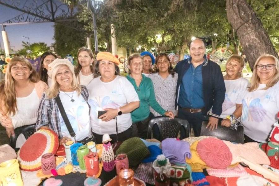 El intendente Saadi celebró los logros de los Talleres Barriales y Centros de Apoyo Escolar en la Plaza 25 de Agosto