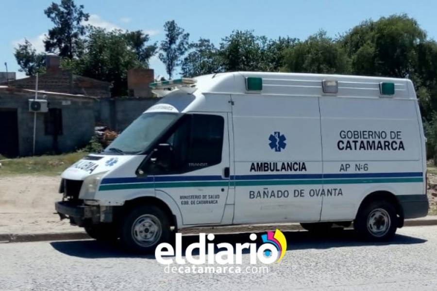 Ambulancia del municipio de Bañado de Ovanta abandonada en un barrio de la capital 