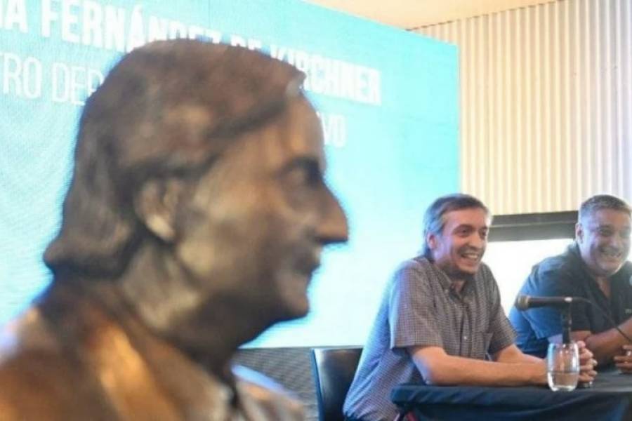 Con su padre como testigo, Máximo Kirchner le marca la cancha a Axel Kicillof