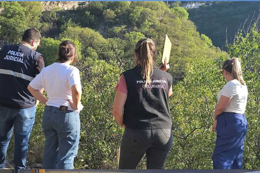 Una familia chocó su vehículo contra el cerro de La Cuesta del Portezuelo para no desbarrancar