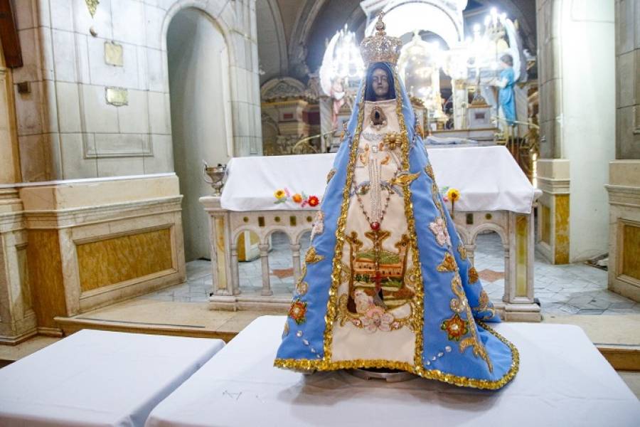 La Virgen luce su nuevo manto dedicado por el Servicio Penitenciario Provincial