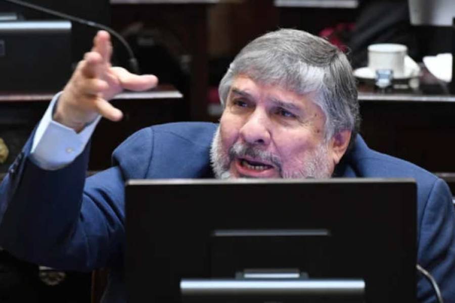 El bloque peronista pidió la expulsión de Kueider, el senador que llevaba US$200 mil a Paraguay